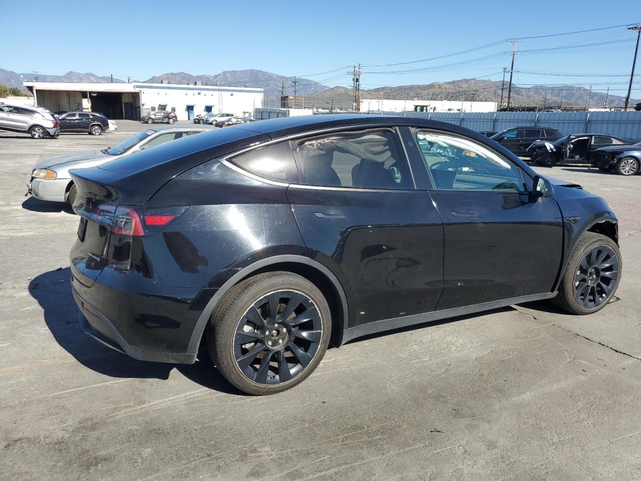 2024 Tesla Y - Image 3