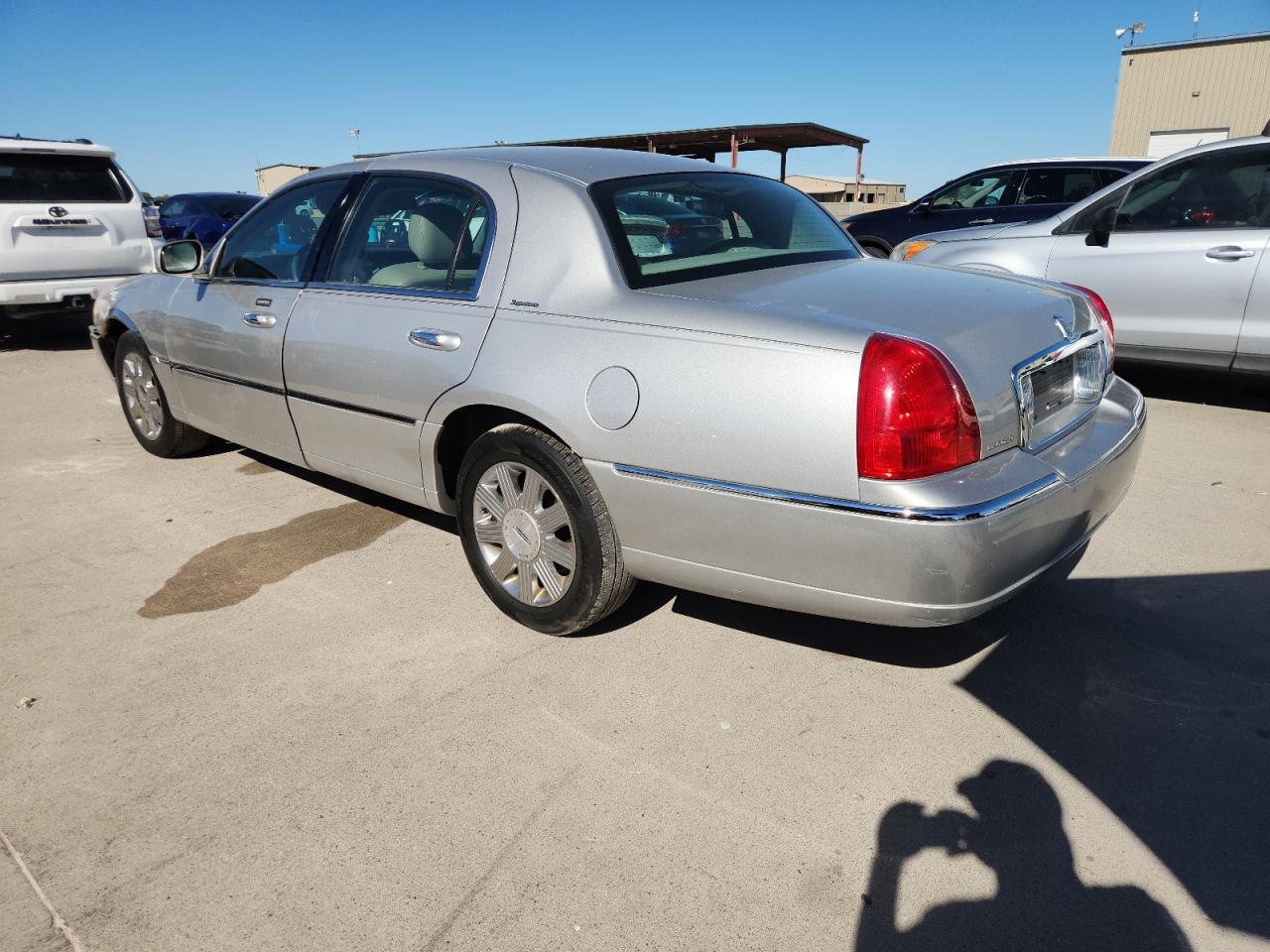 2007 Lincoln Town Car Signature - Фото 2