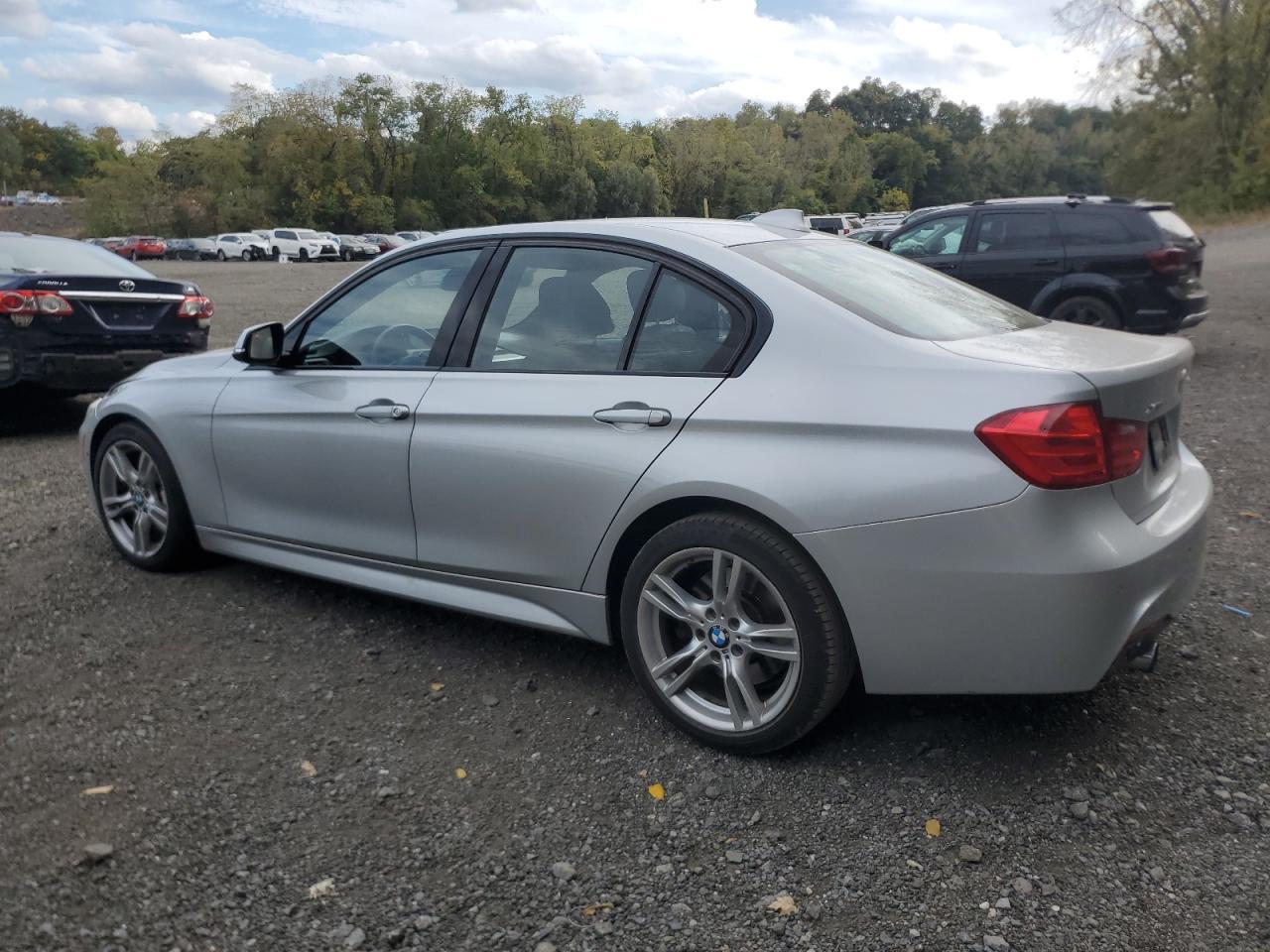 2013 BMW 335 Xi - Фото 2