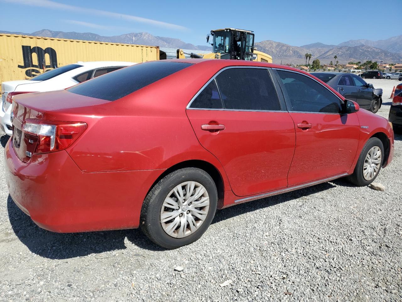 2013 Toyota Camry Hybrid - Image 3