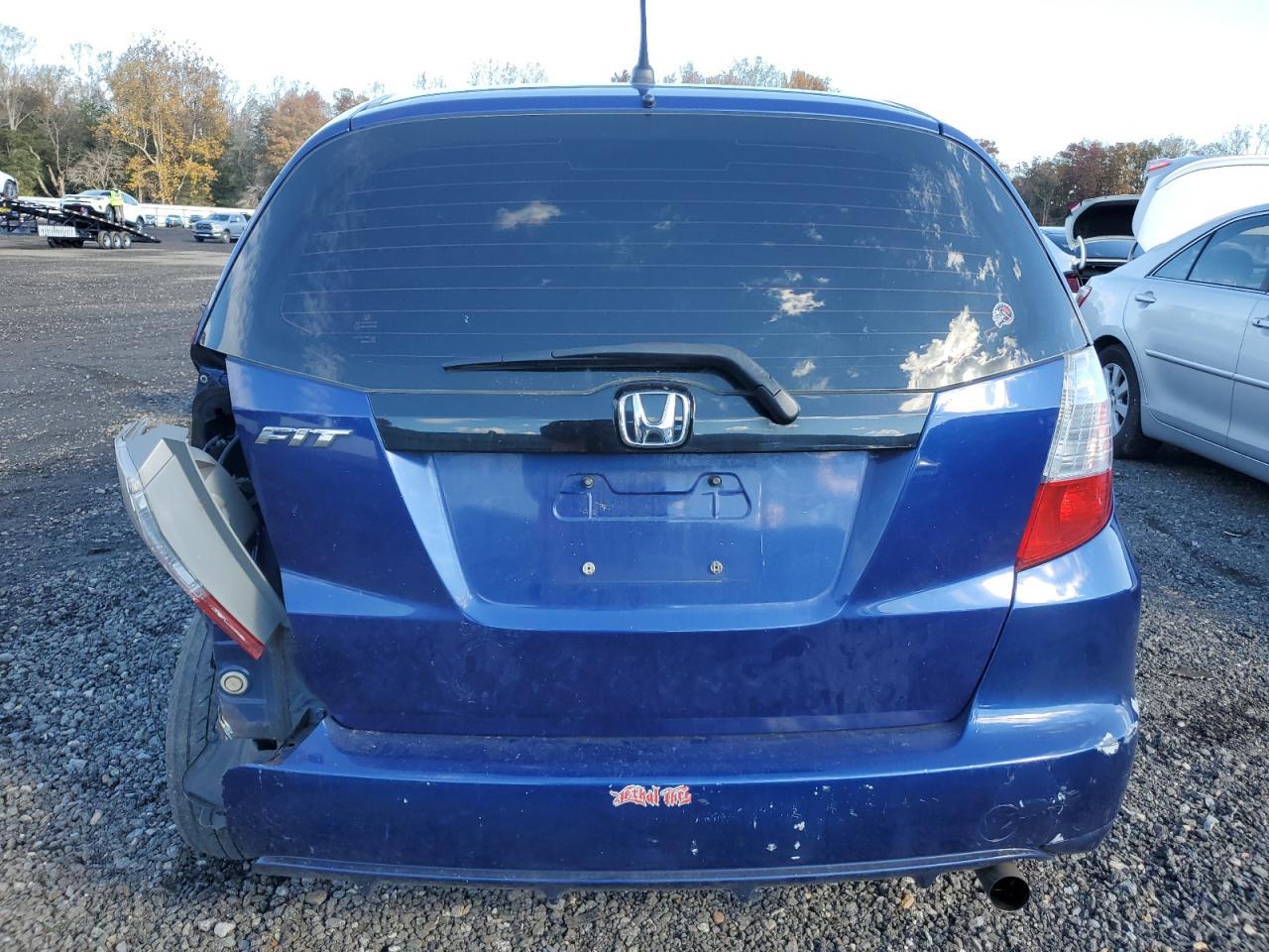 2011 Honda Fit - Image 6