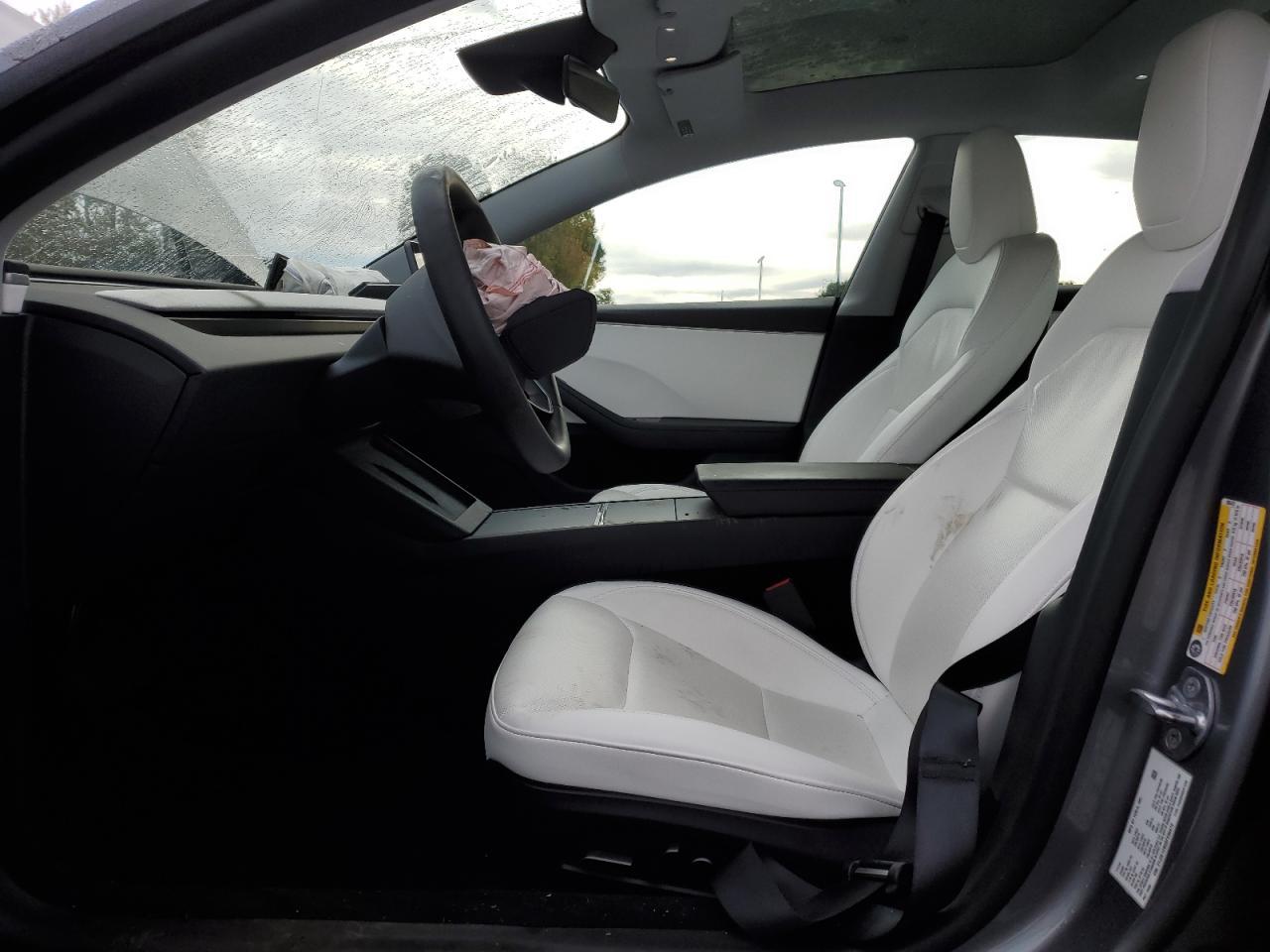 2025 Tesla Model 3 - Фото 7