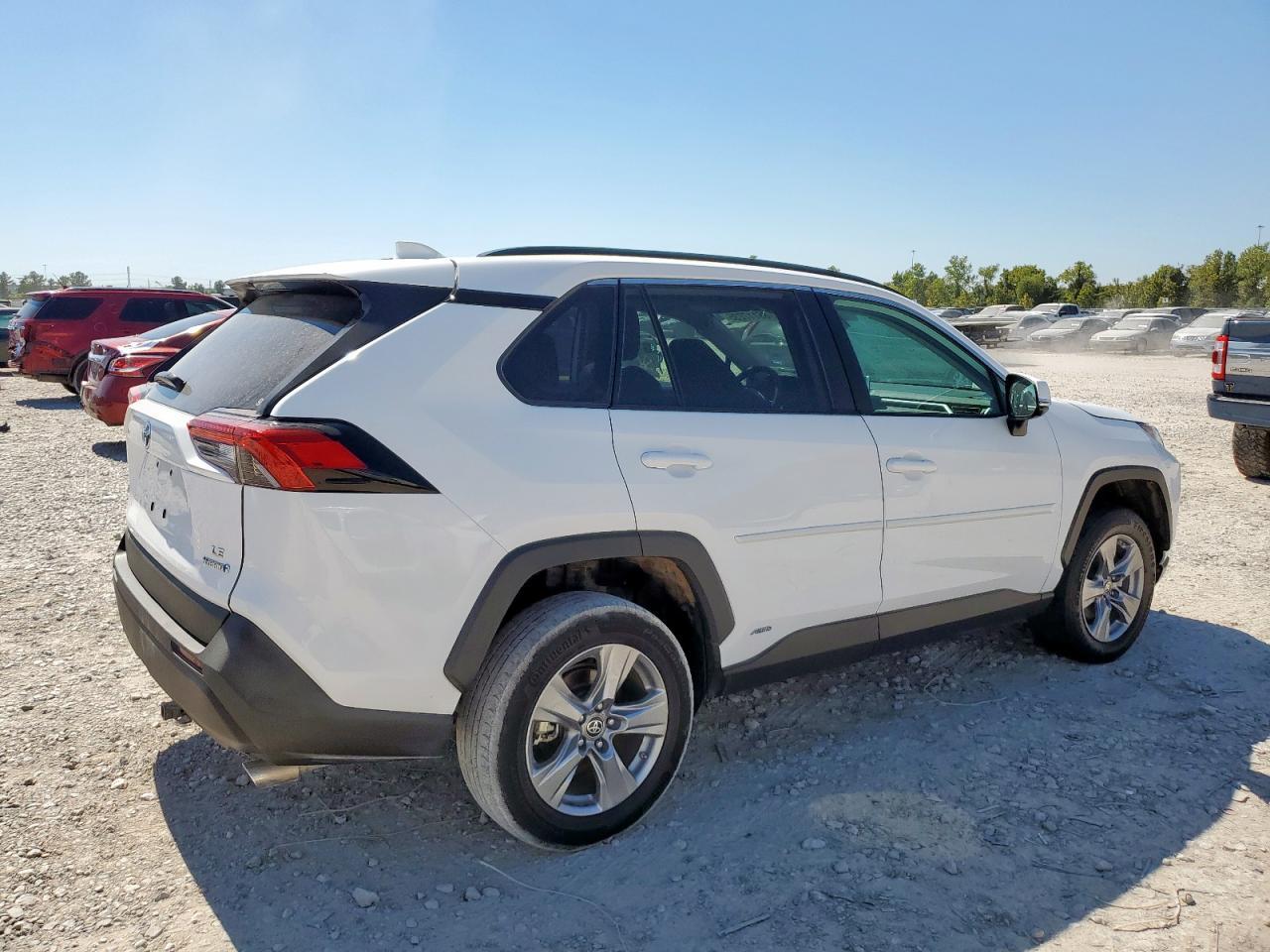 2024 Toyota Rav4 Le - Фото 3