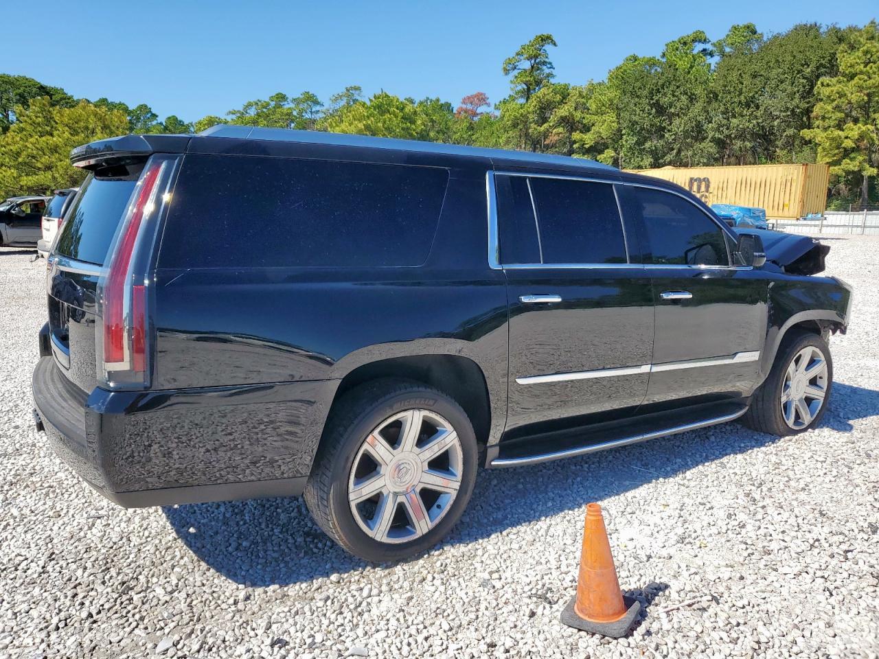 2018 Cadillac Escalade Esv Luxury - Image 3