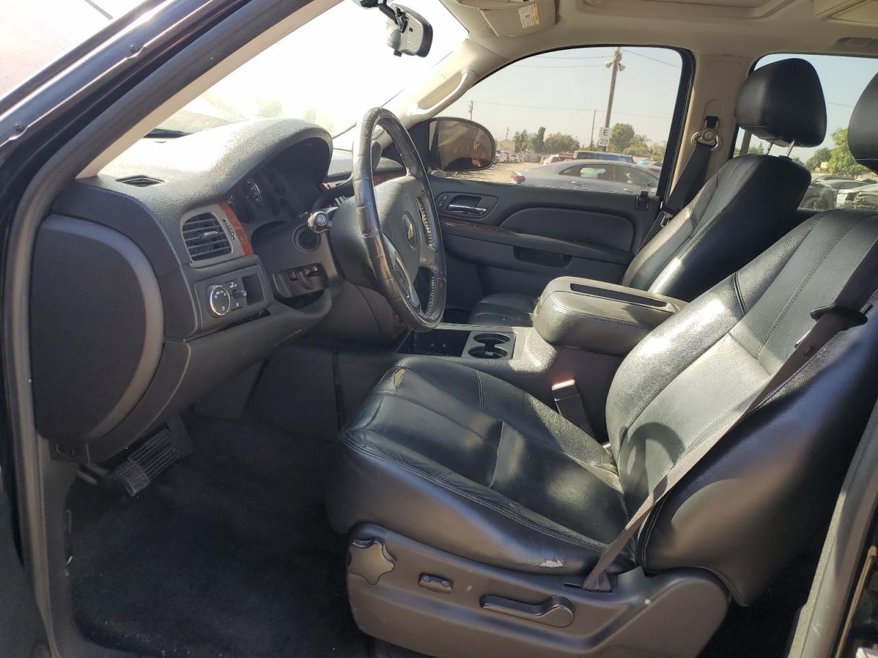 2012 Chevrolet Suburban - Image 7