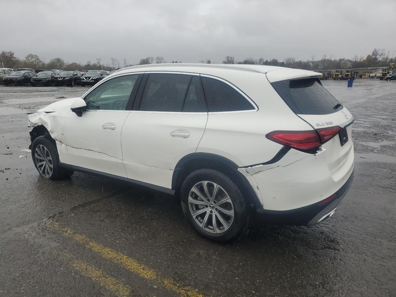 2025 Mercedes-Benz Glc 300 4Matic - Image 2