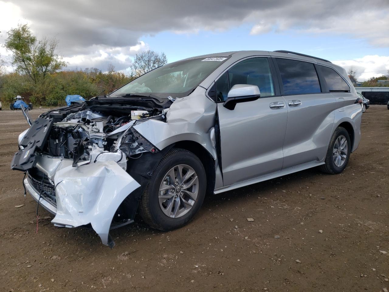 2025 Toyota Sienna Xle