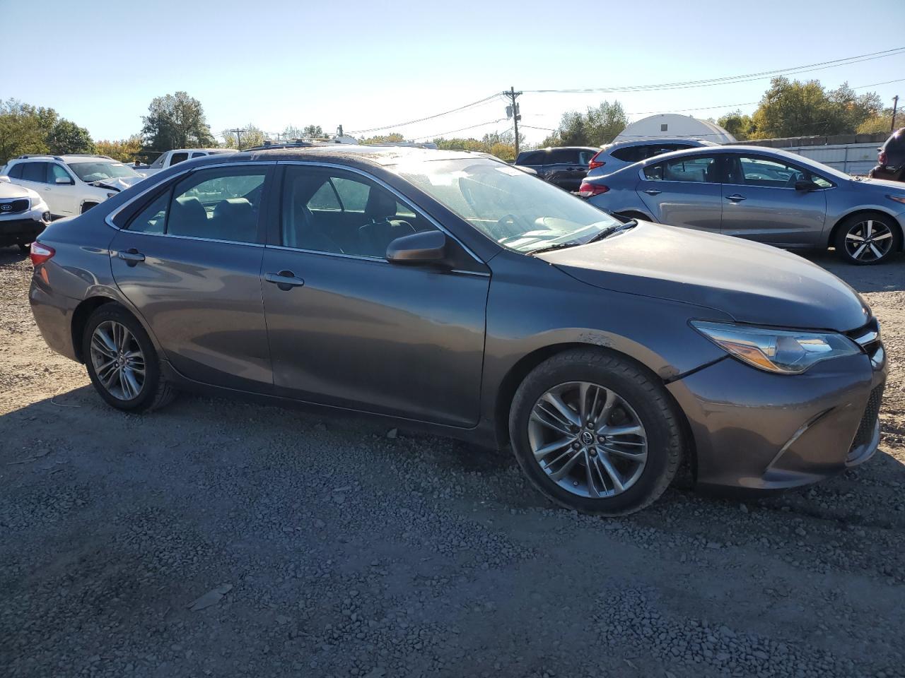 2016 Toyota Camry Le - Фото 4