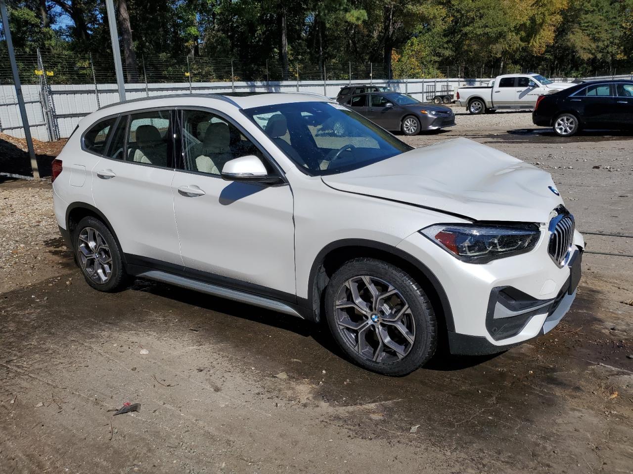 2021 BMW X1 xDrive28I - Фото 4