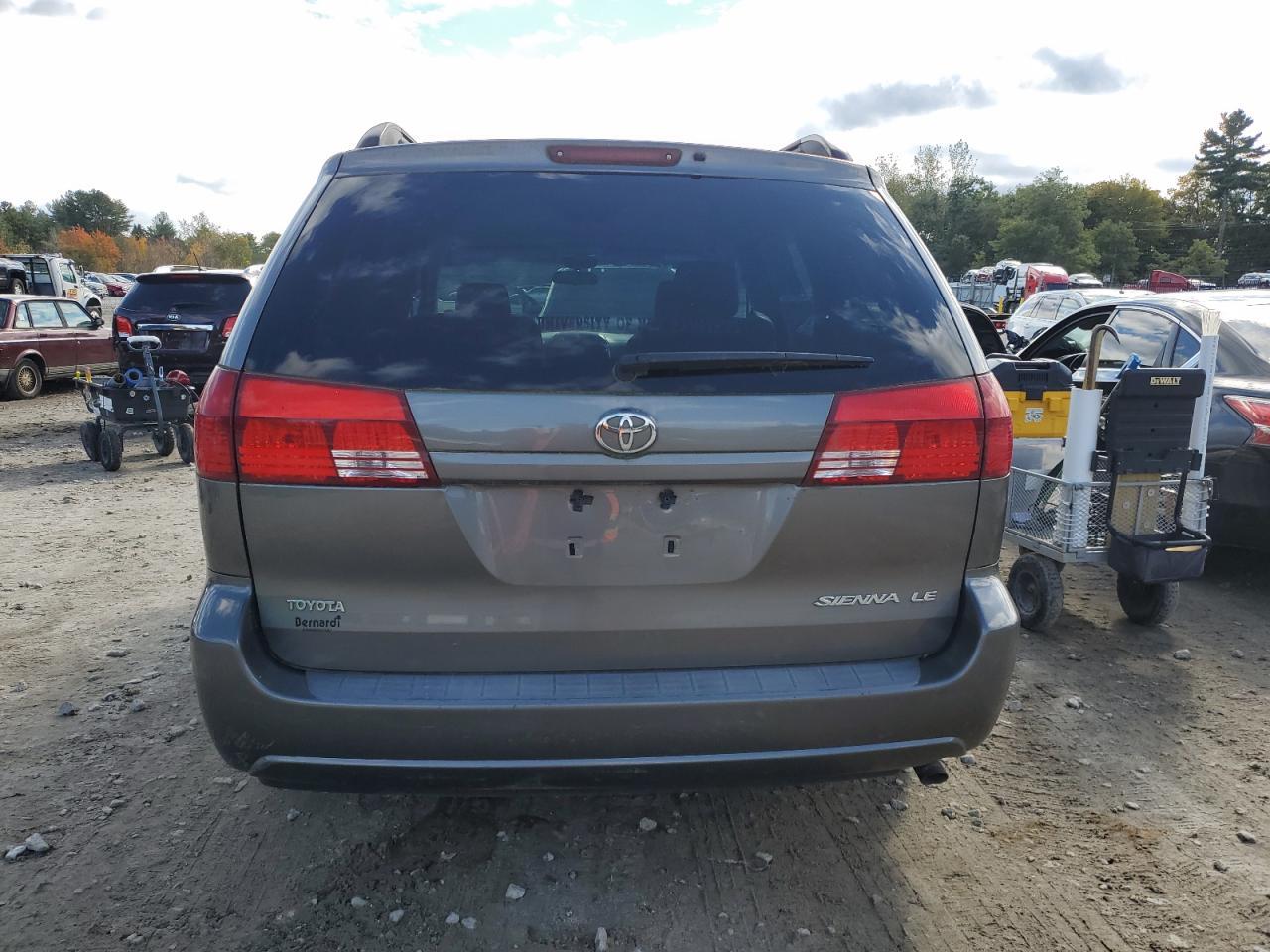 2005 Toyota Sienna Ce - Image 6