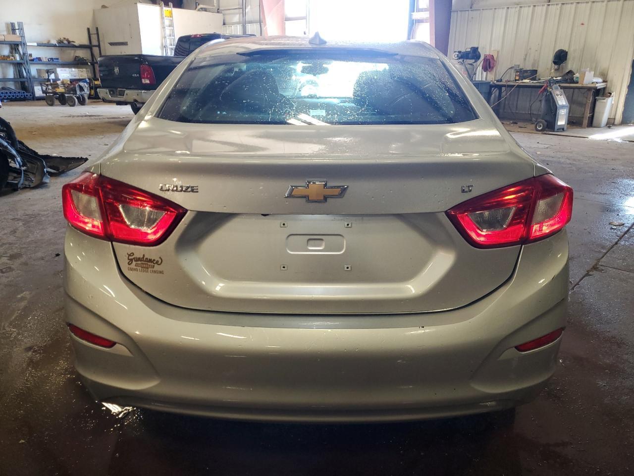 2017 Chevrolet Cruze Lt - Image 6