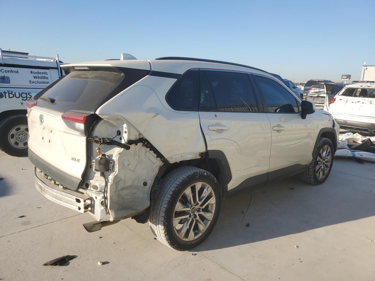 2021 Toyota Rav4 Xle Premium - Image 3