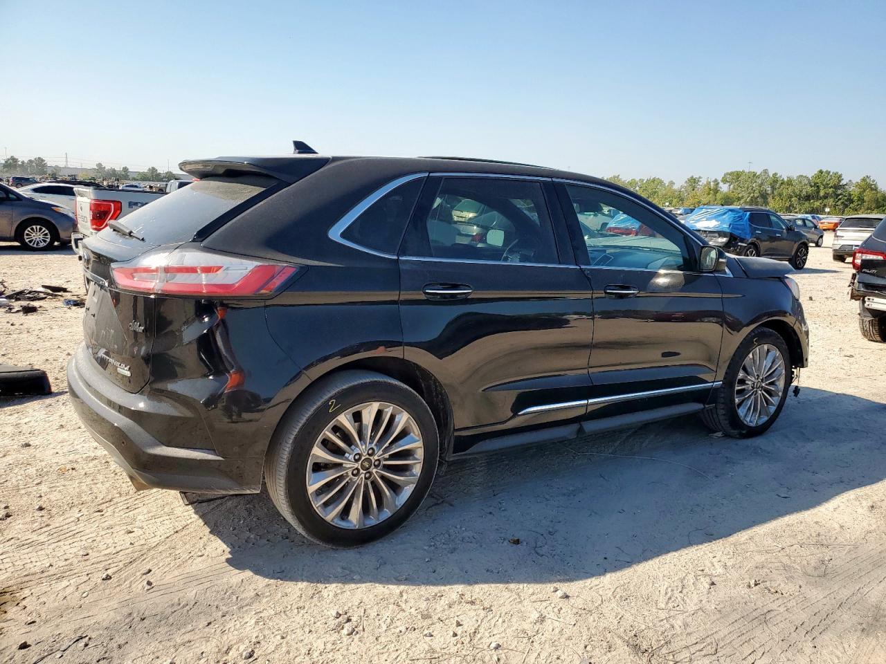 2020 Ford Edge Titanium - Фото 3
