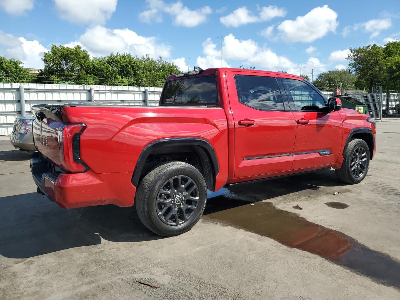 2022 Toyota Tundra Crewmax Platinum - Image 3