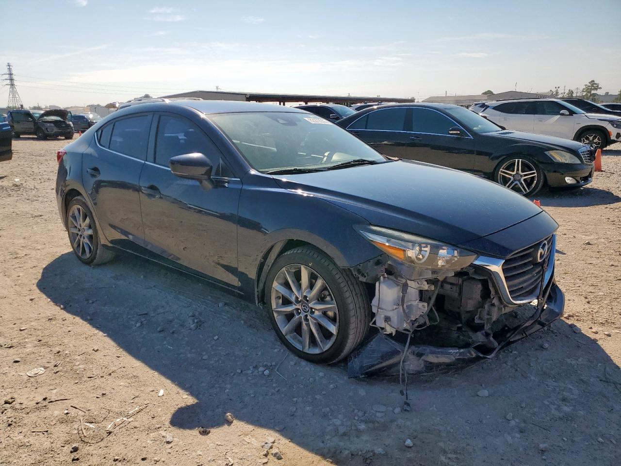 2018 Mazda 3 Touring - Image 4