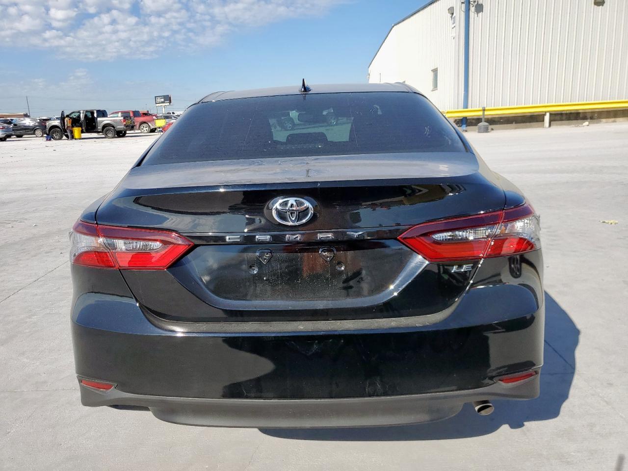 2024 Toyota Camry Le - Фото 6
