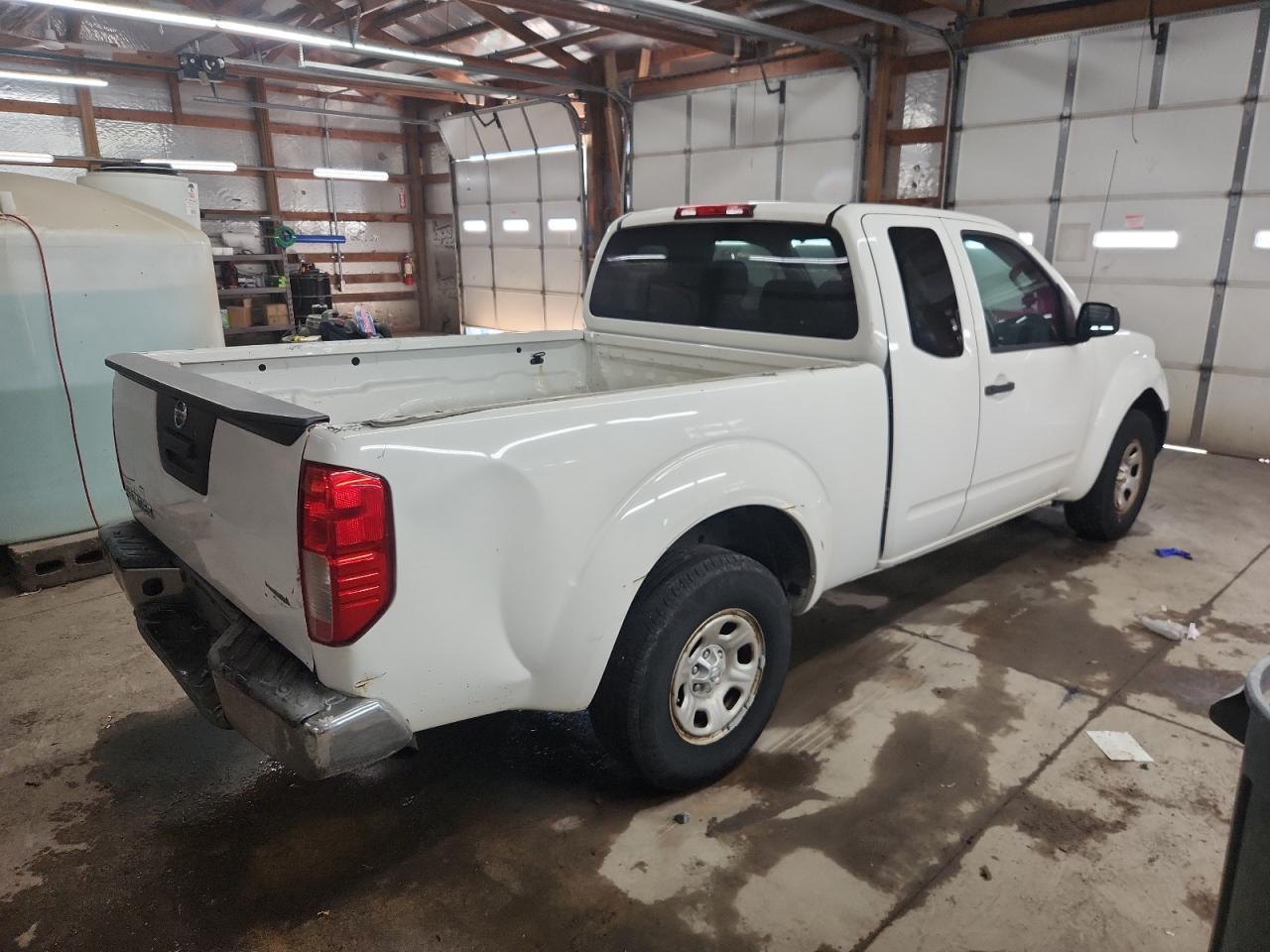 2015 Nissan Frontier S - Фото 3