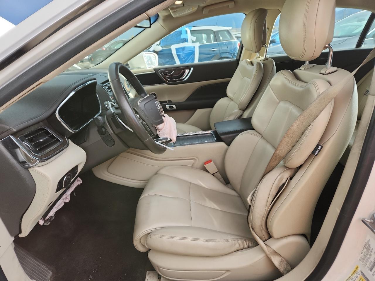 2017 Lincoln Continental Premiere - Фото 7