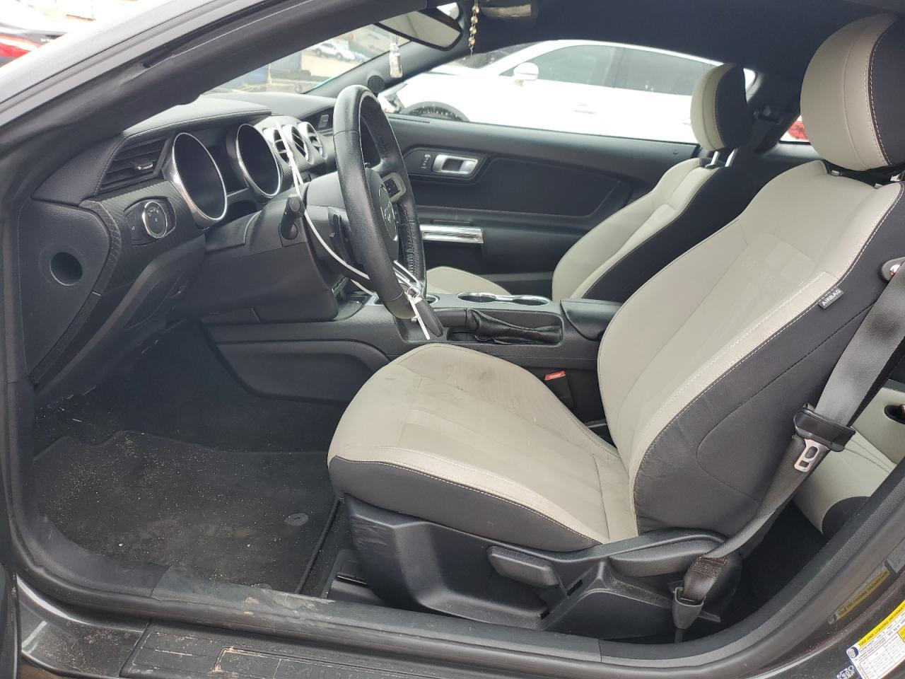 2019 Ford Mustang - Image 7