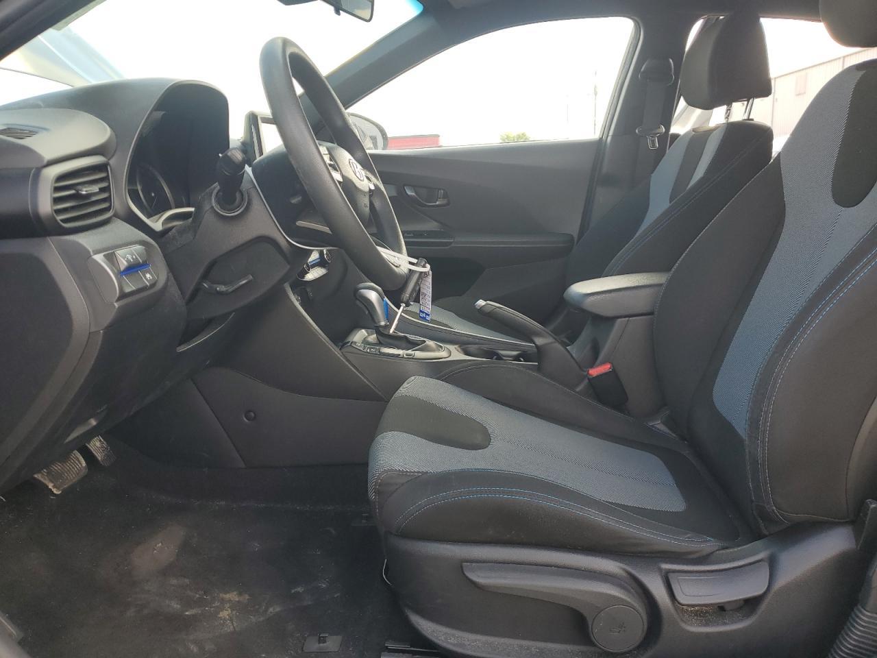 2019 Hyundai Veloster Base - Фото 7