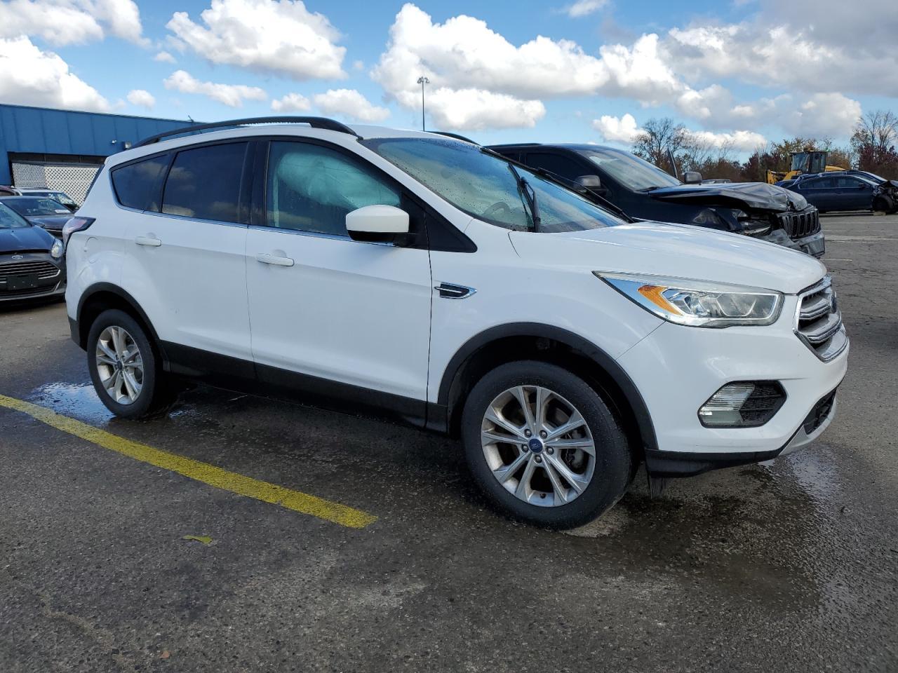 2017 Ford Escape Se - Фото 4