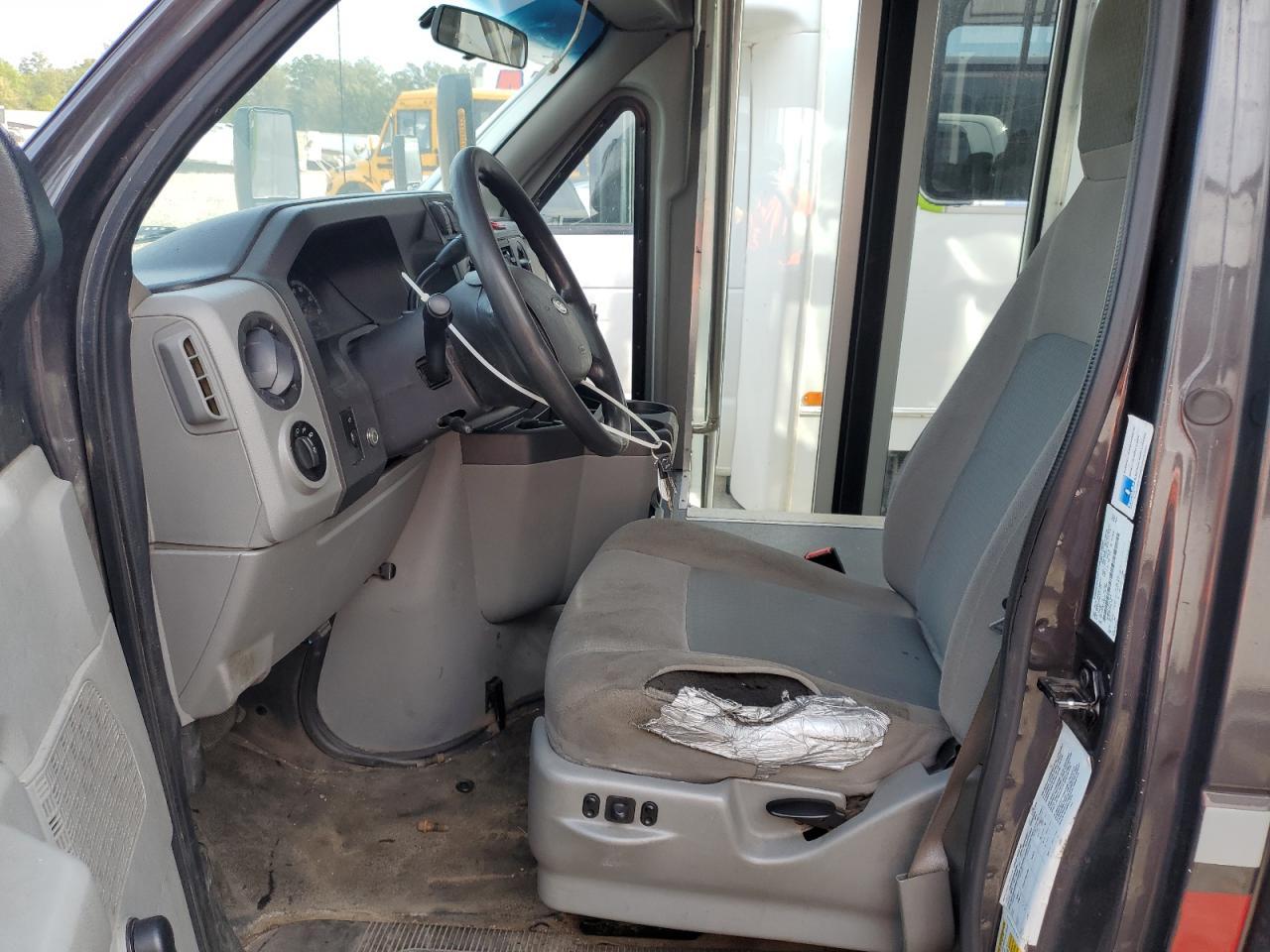 2019 Ford Econoline E450 Super Duty Cutaway Van - Фото 7