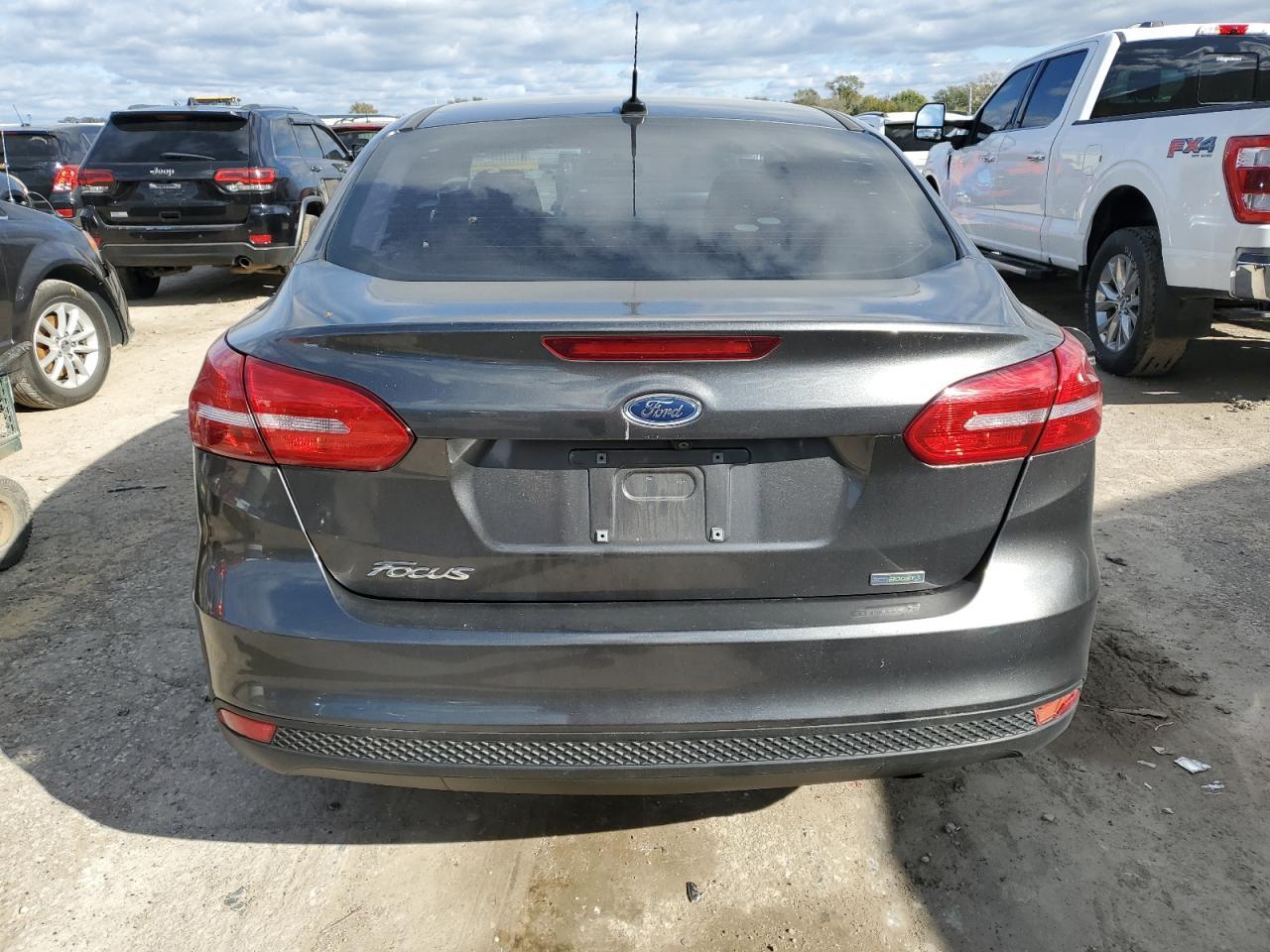 2017 Ford Focus Se - Image 6