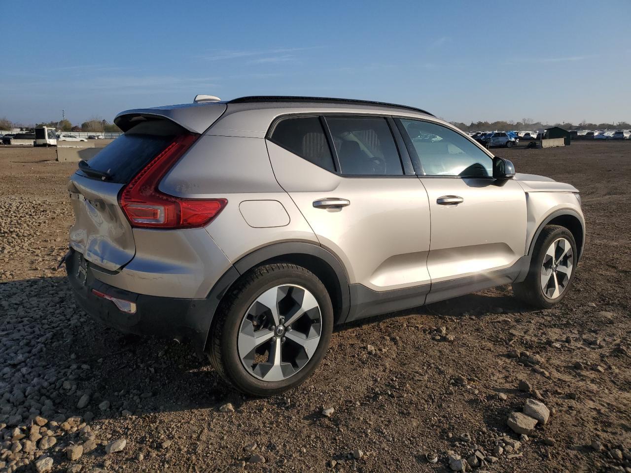2024 Volvo Xc40 Plus - Фото 3