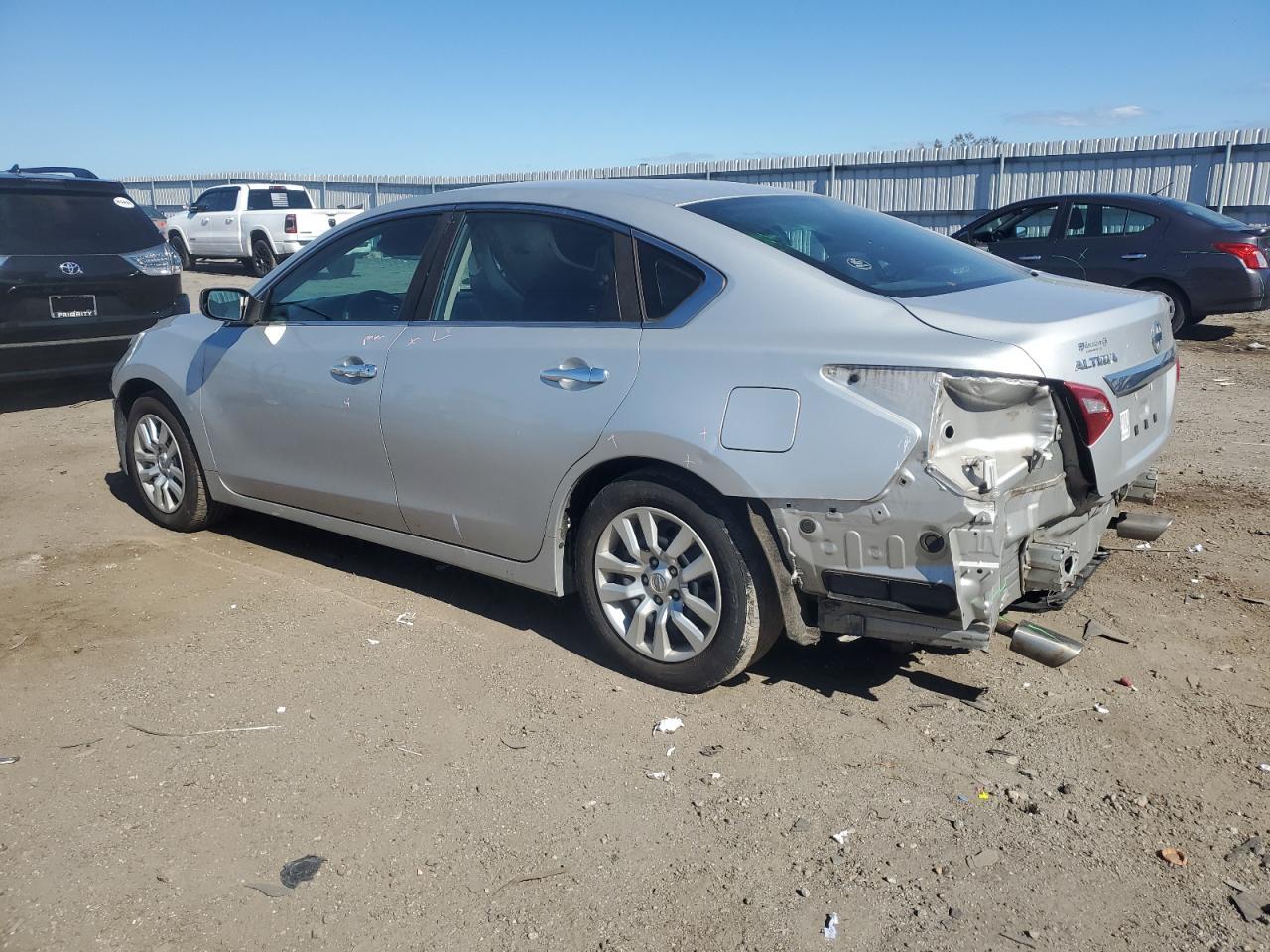 2016 Nissan Altima 2.5 - Image 2