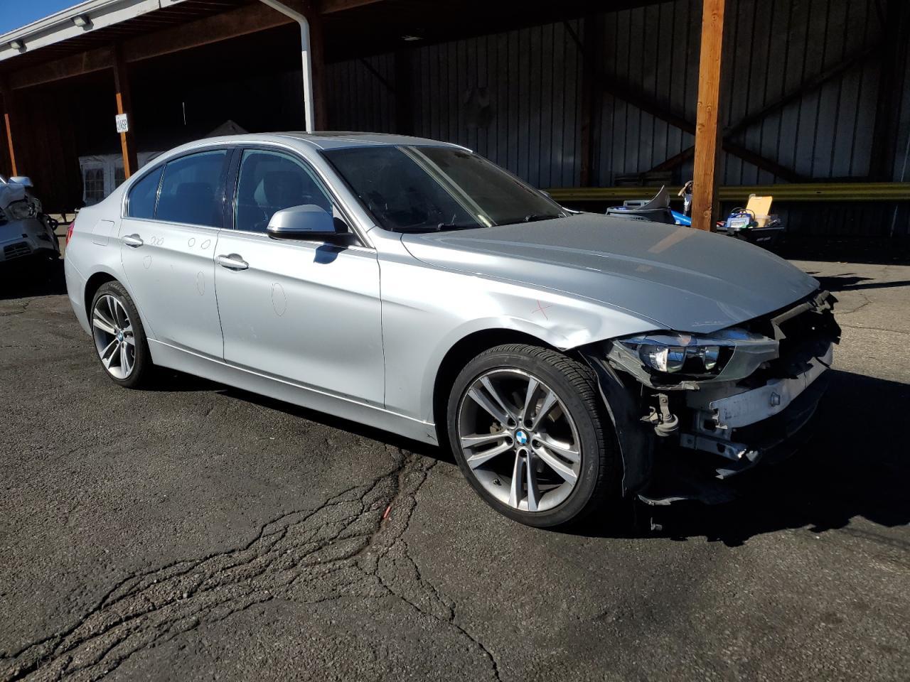 2017 BMW 330 Xi - Фото 4