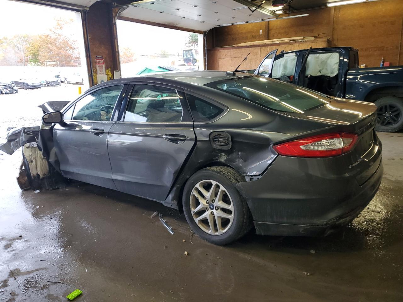 2015 Ford Fusion Se - Фото 2