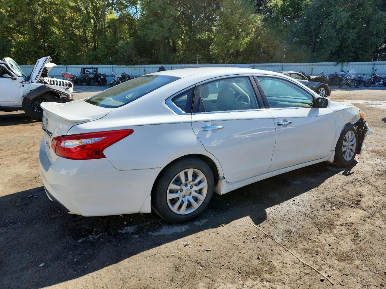 2017 Nissan Altima 2.5 - Фото 3