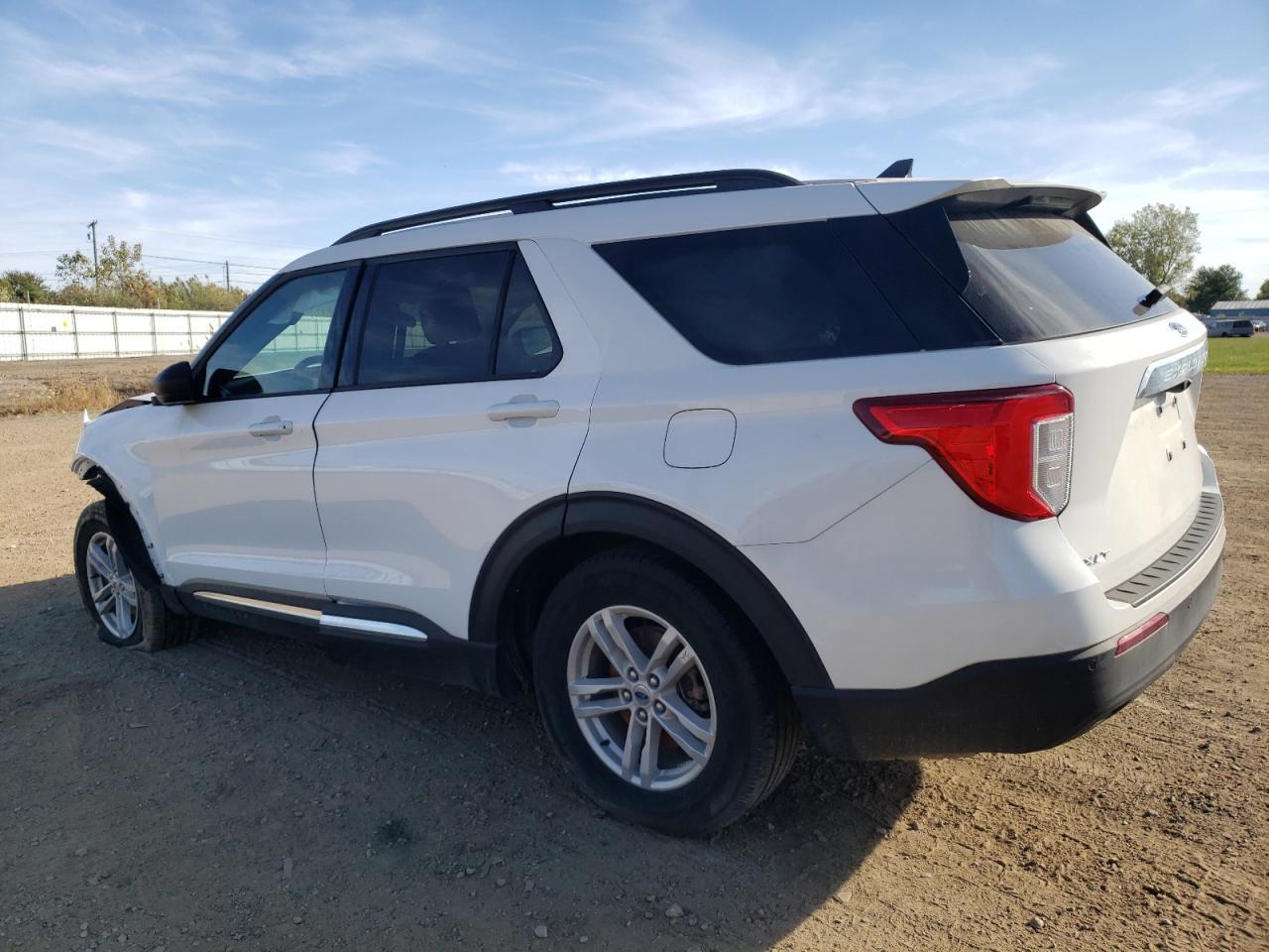 2024 Ford Explorer Xlt - Фото 2