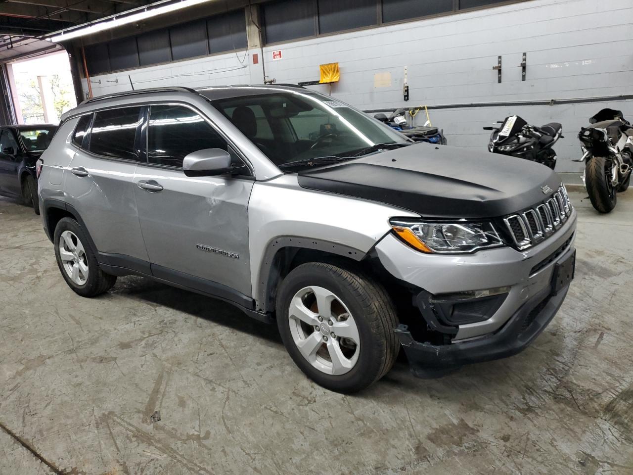 2018 Jeep Compass Latitude - Image 4