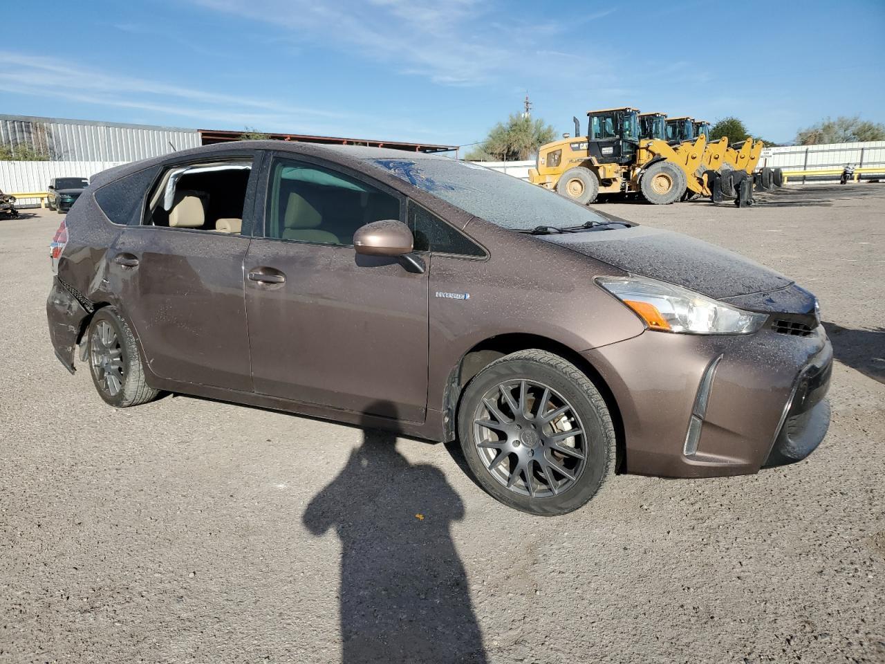 2016 Toyota Prius V - Image 4