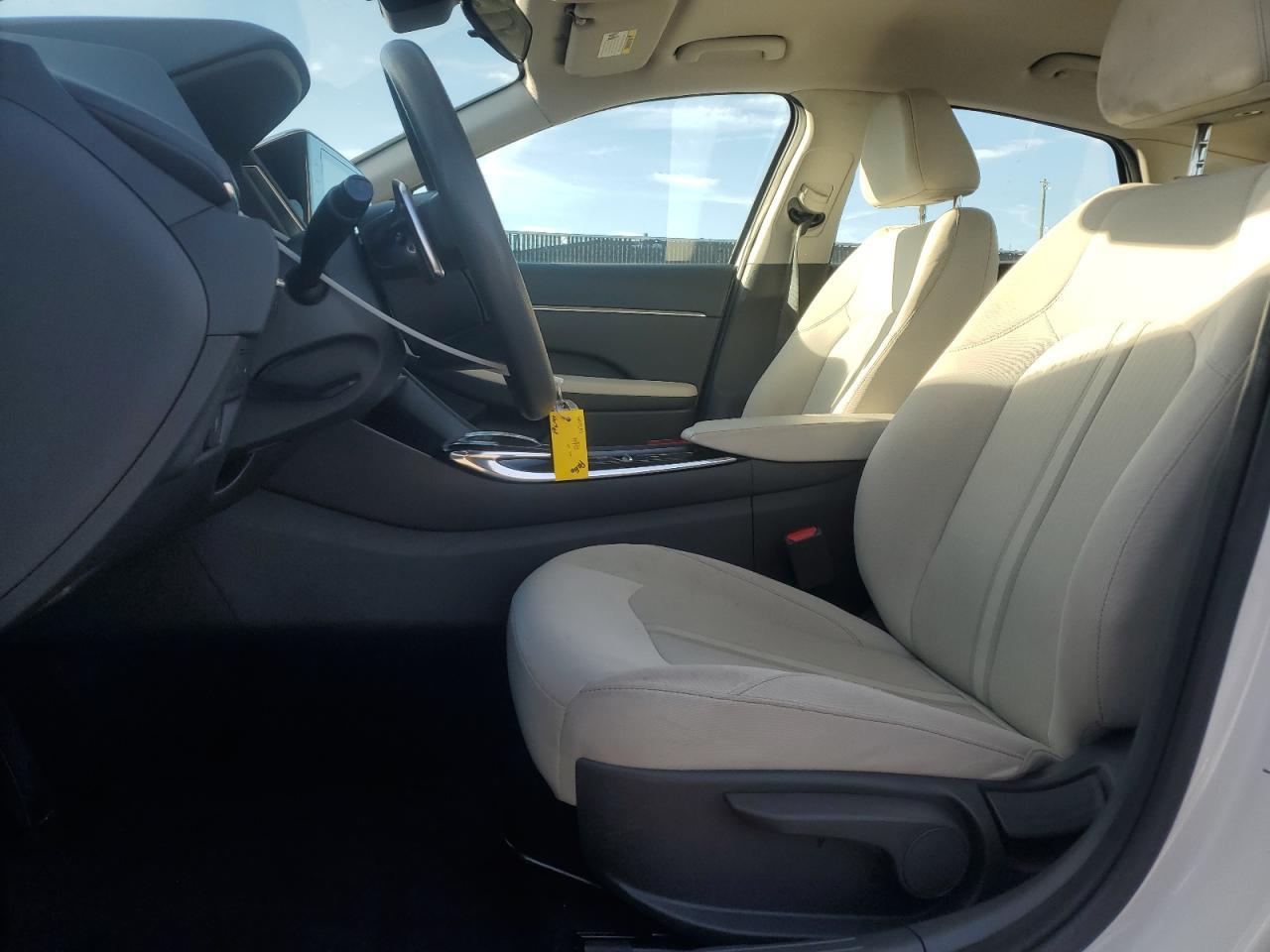 2021 Hyundai Sonata Hybrid - Image 7