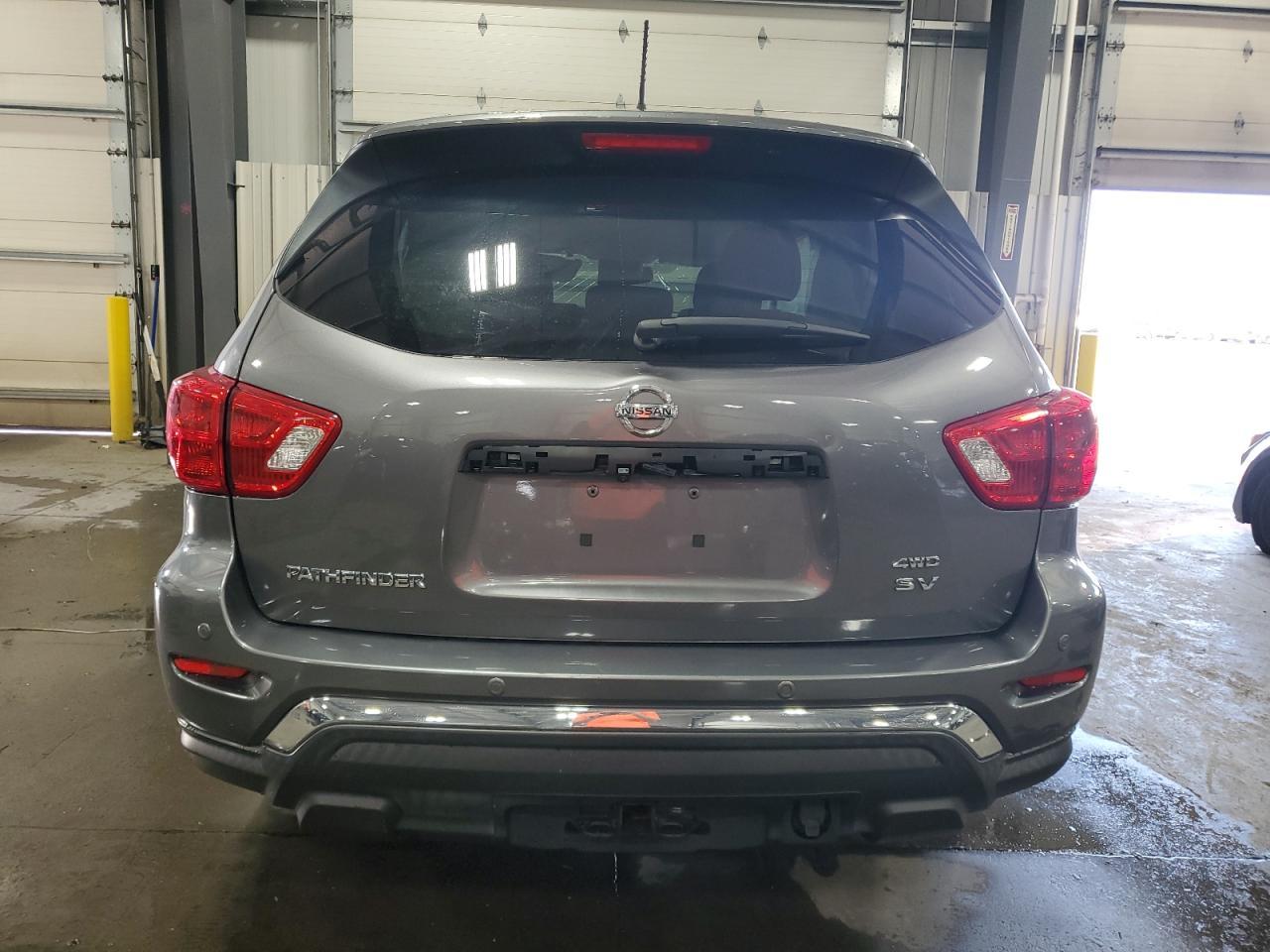 2017 Nissan Pathfinder S - Фото 6