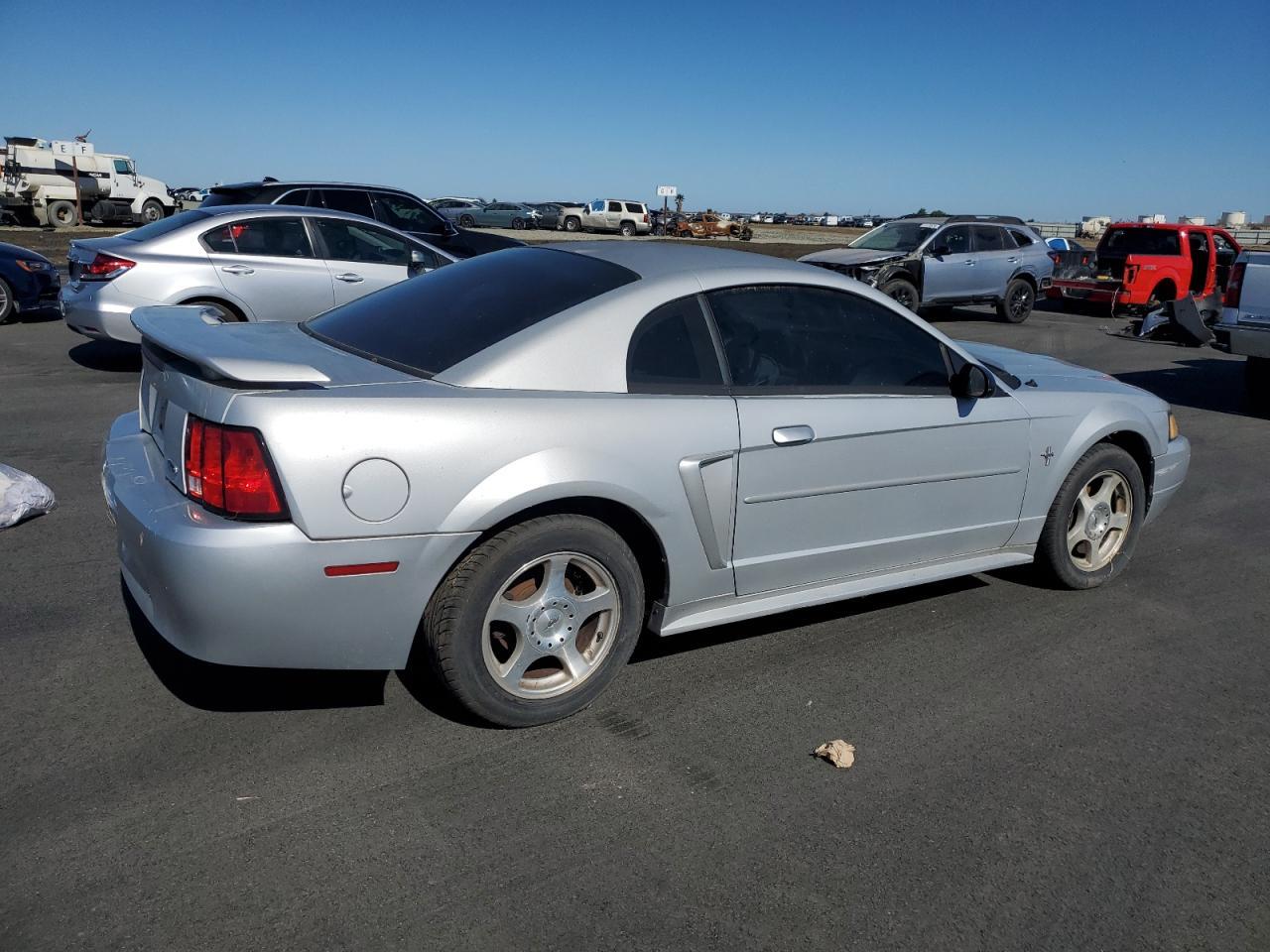 2003 Ford Mustang - Фото 3