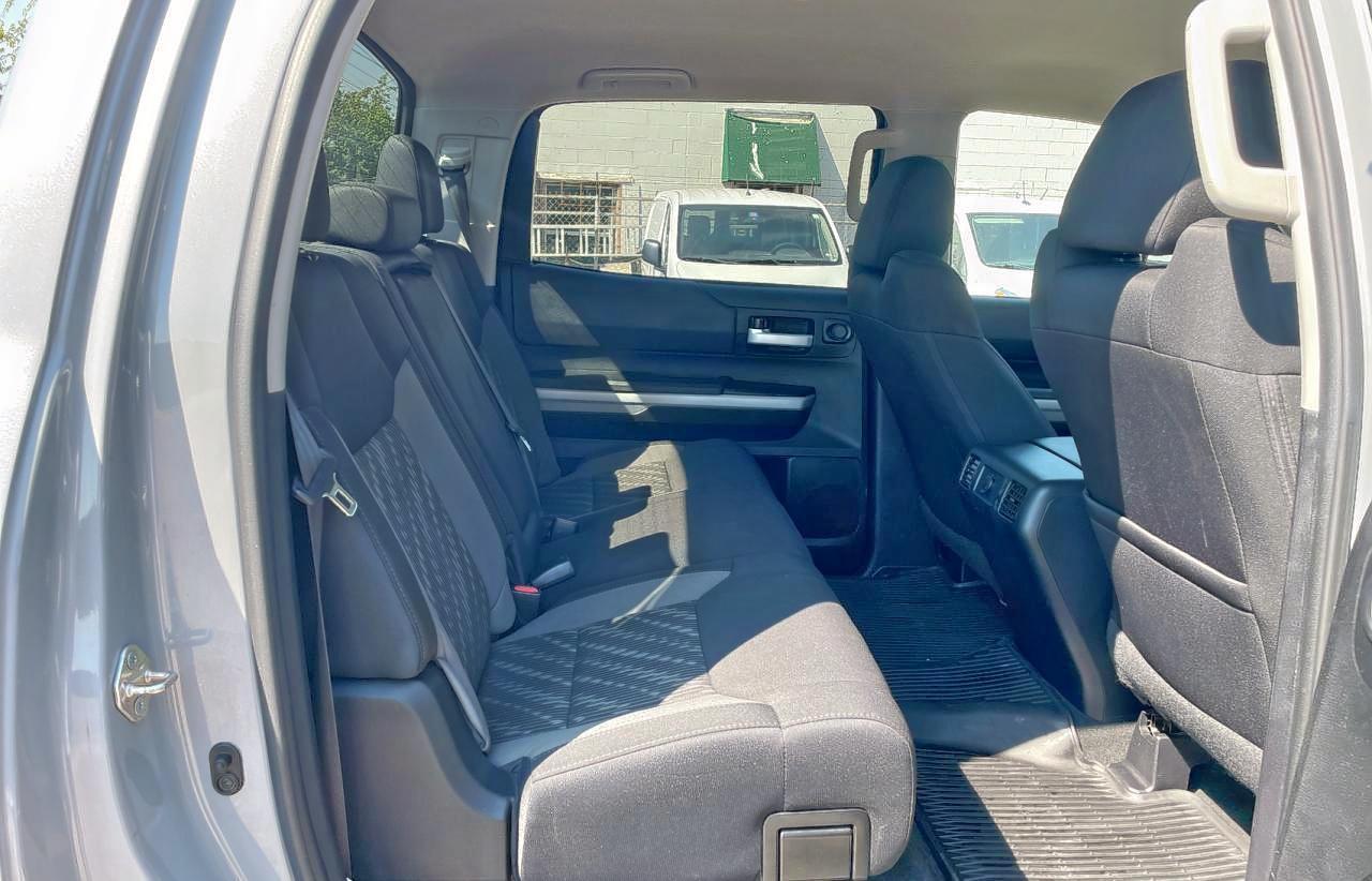 2019 Toyota Tundra Crewmax Sr5 - Image 6