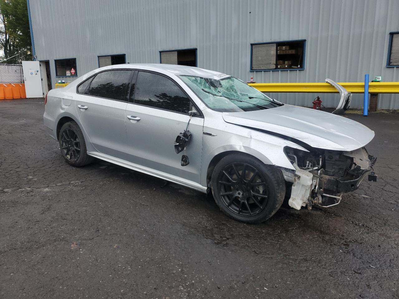 2018 Volkswagen Passat S - Фото 4