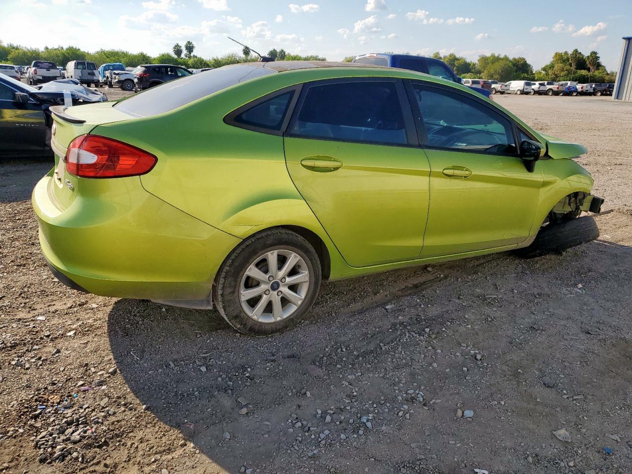 2011 Ford Fiesta Se - Image 3