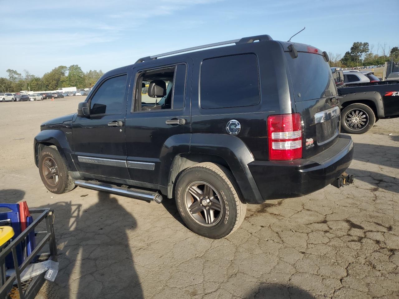 2012 Jeep Liberty Jet - Фото 2