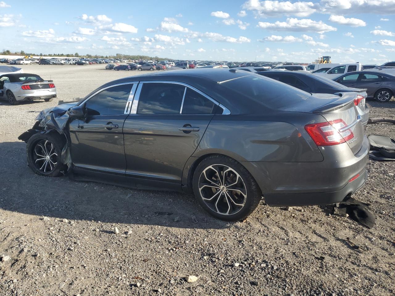 2016 Ford Taurus Sho - Image 2