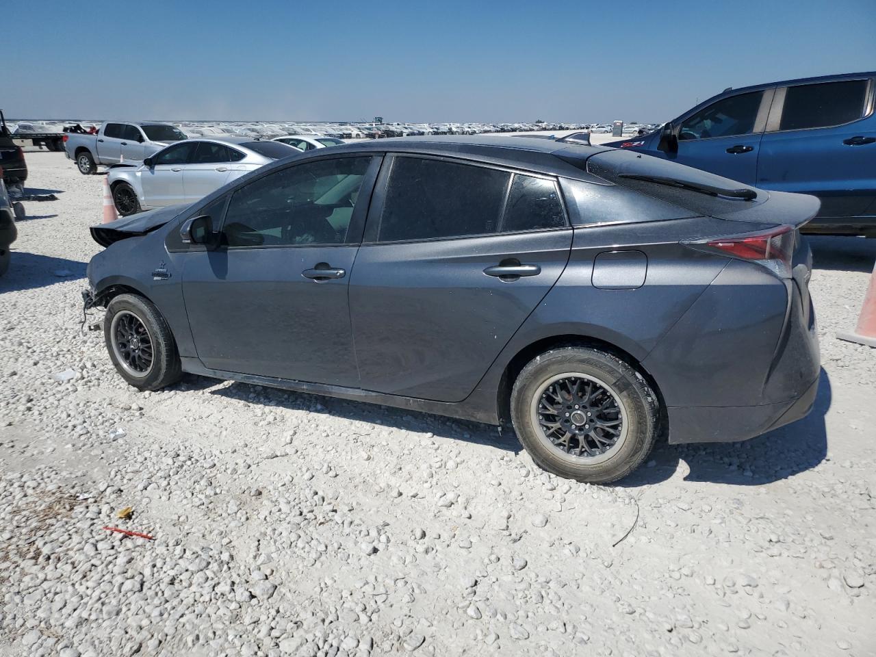 2016 Toyota Prius - Image 2