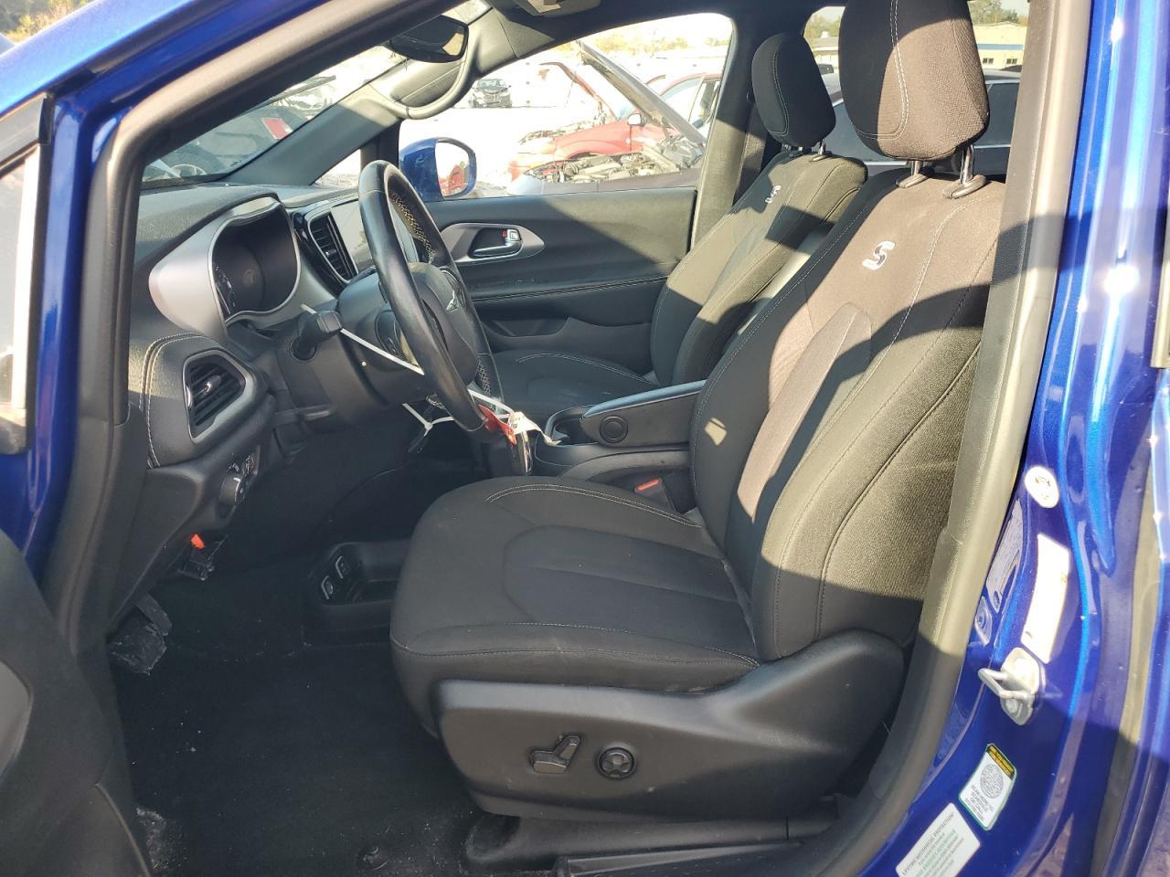 2021 Chrysler Pacifica Touring - Фото 7