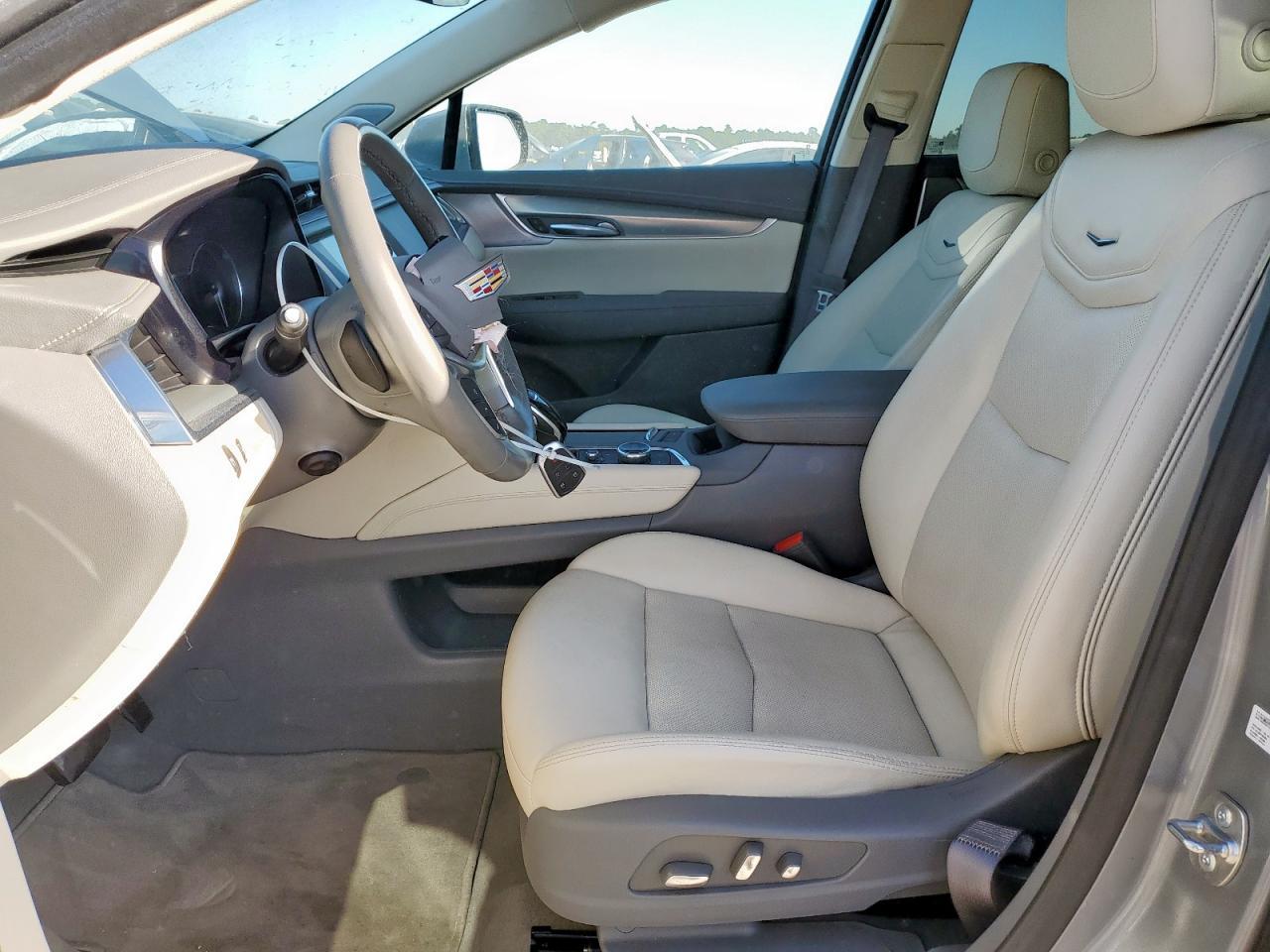 2024 Cadillac Xt5 Premium Luxury - Image 7