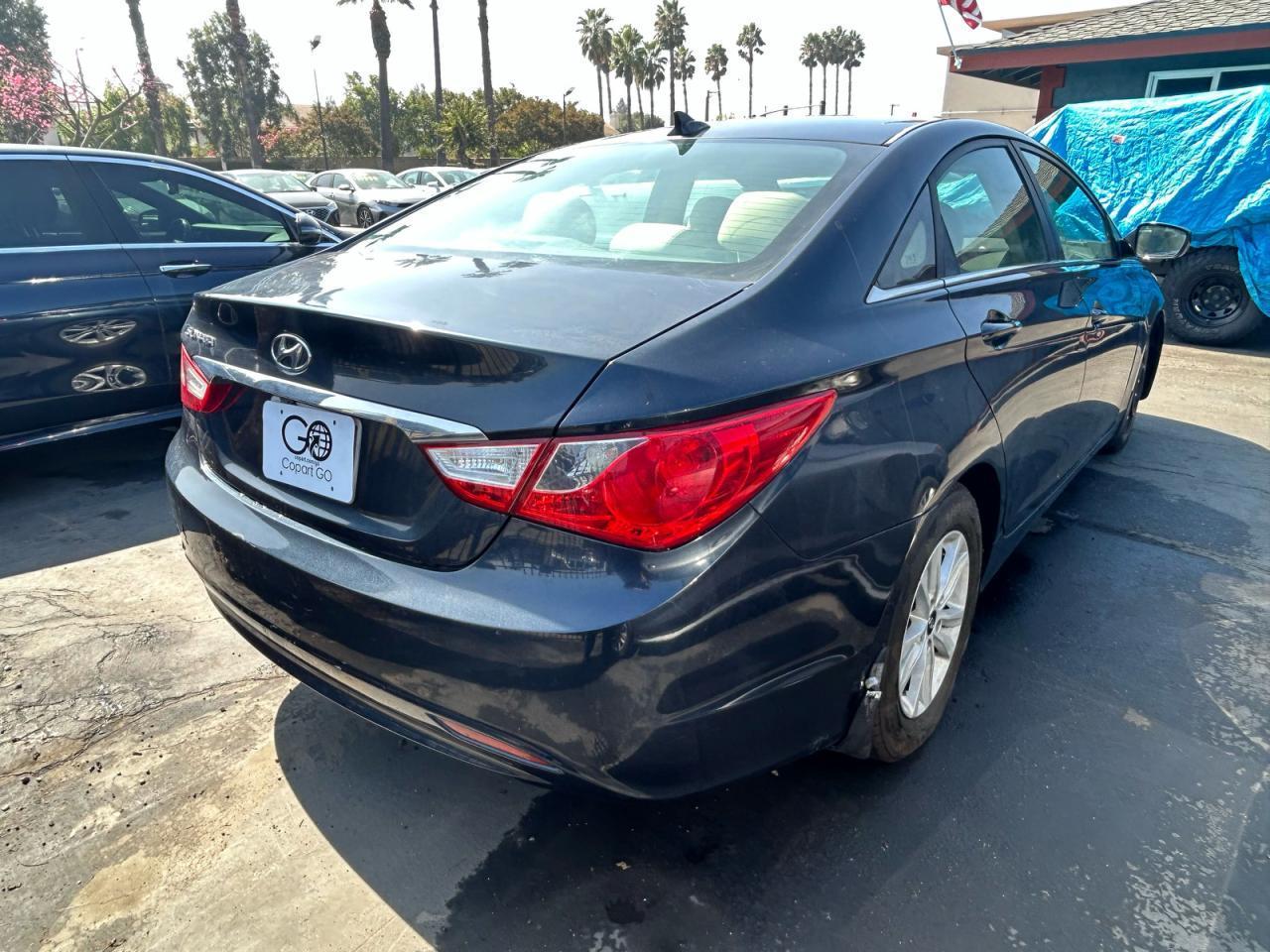 2012 Hyundai Sonata Gls - Image 4