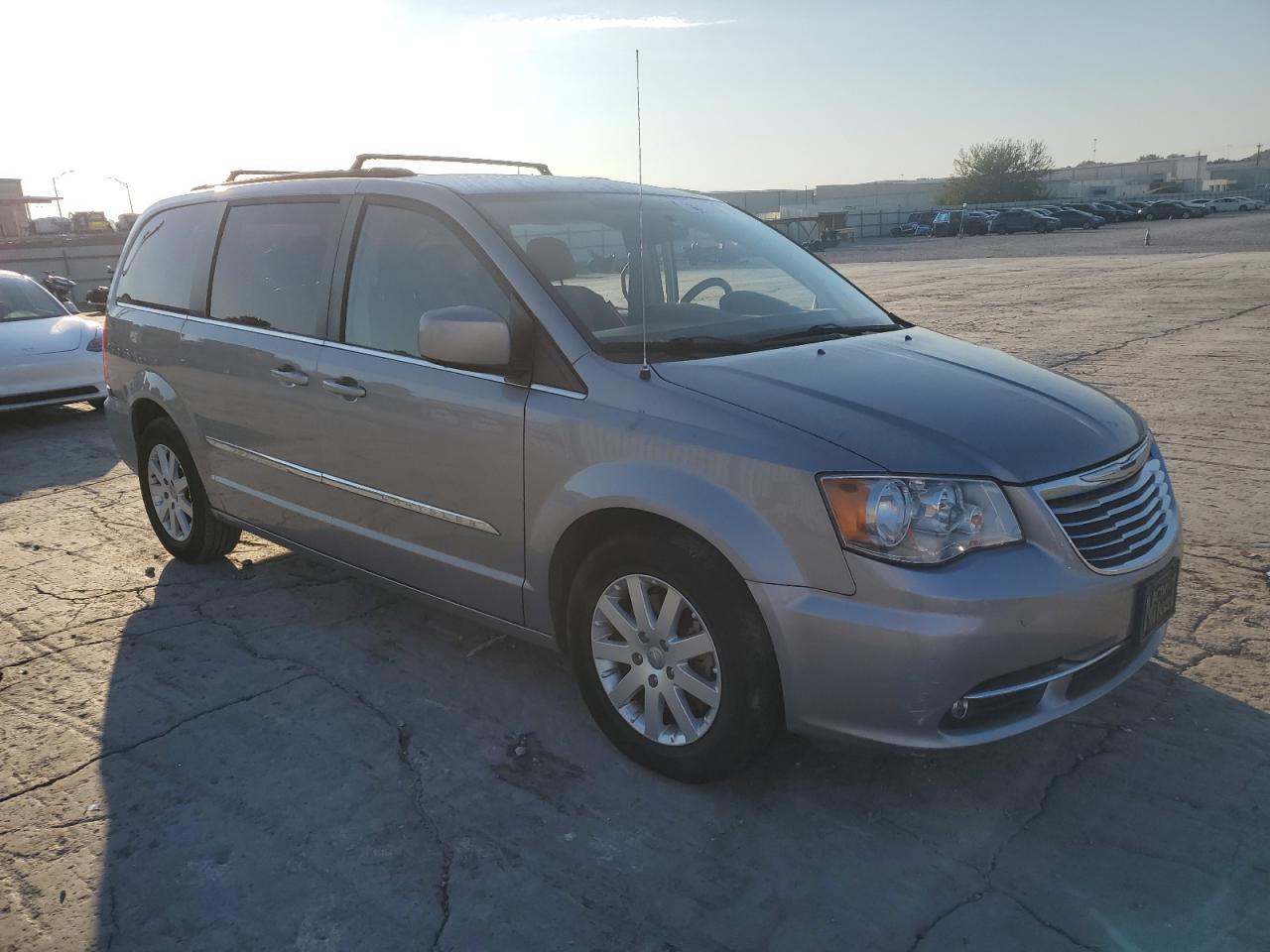 2016 Chrysler Town-Count - Фото 4