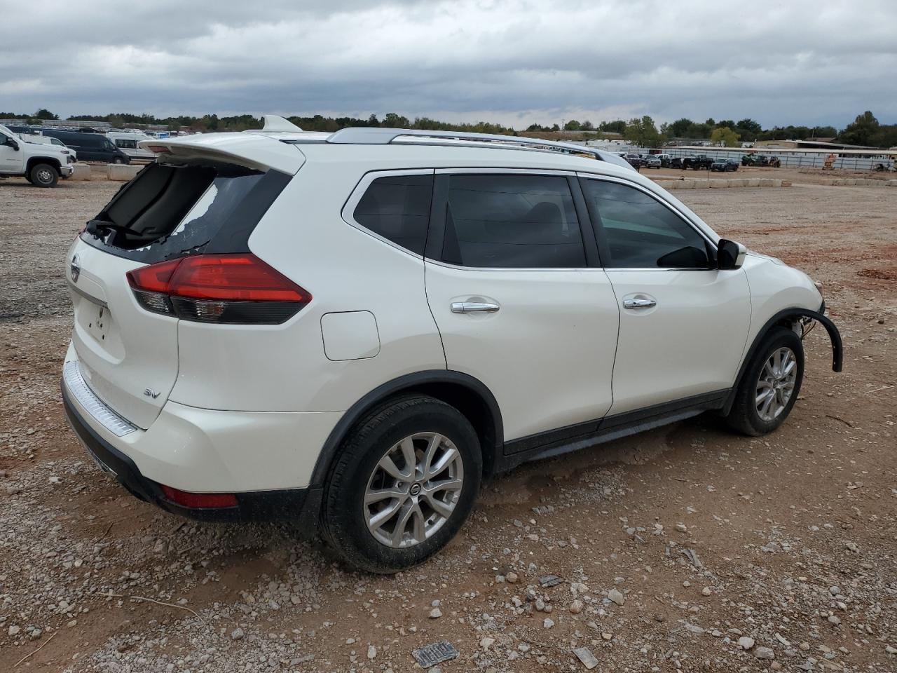 2017 Nissan Rogue S - Image 3