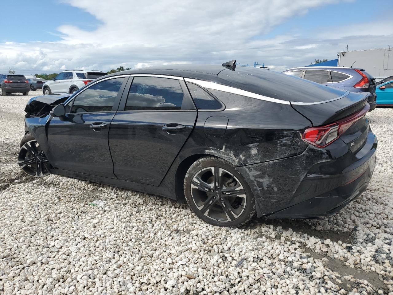 2023 Kia K5 Gt Line - Image 2